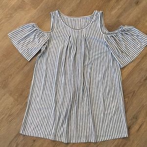 Cold Shoulder Tee Shirt Size Medium Black Stripe